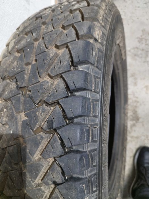 Vînd doua cauciucuri offrod,225/75/16.
