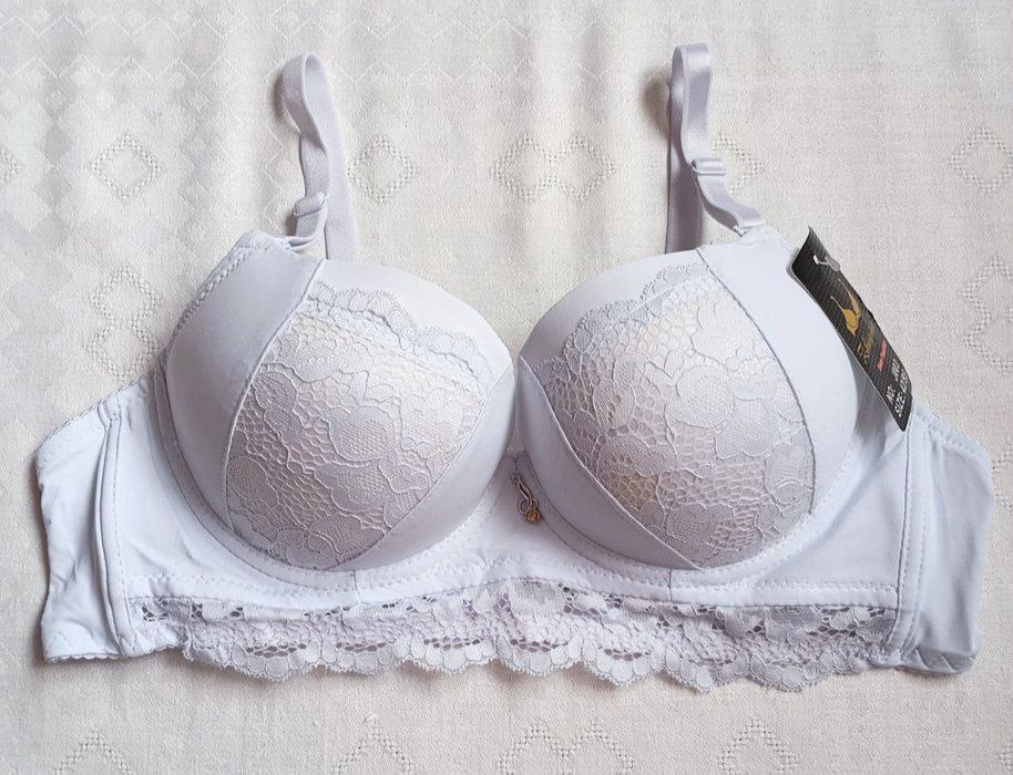 Продаются бюстгалтеры.Абсолютно новые,разного цвета.