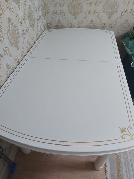 Продаётся стол с стульями