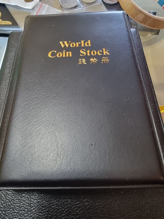 60 монети /25 Български 35 чужди +албум