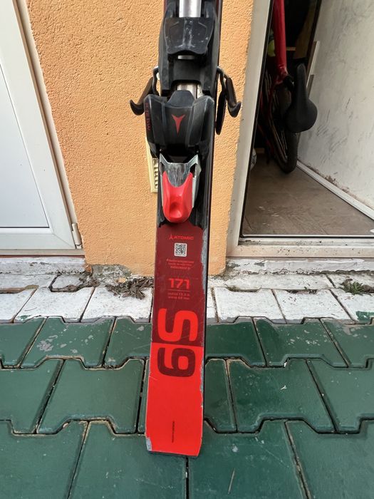 Skiuri atomic  1.71