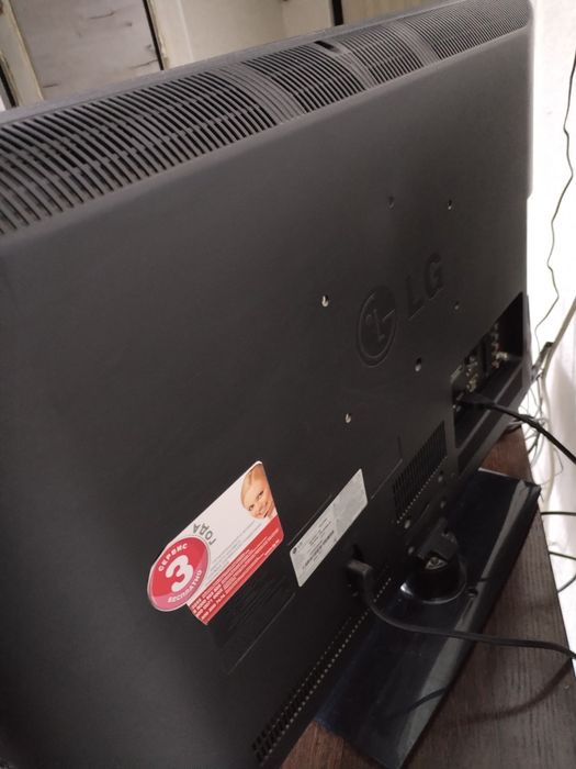 Продам телевизор LG.