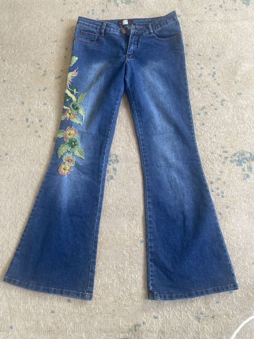 Продается джинсы темно синние