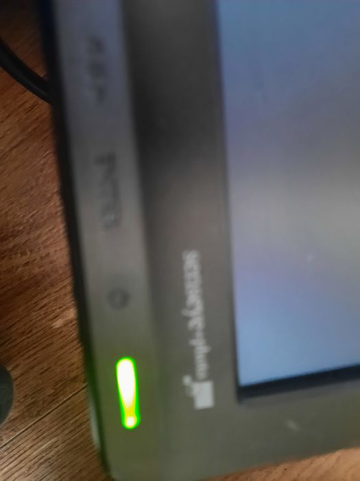 Продаются мониторы