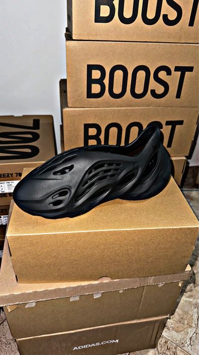 Adidas yeezy foam rnr
