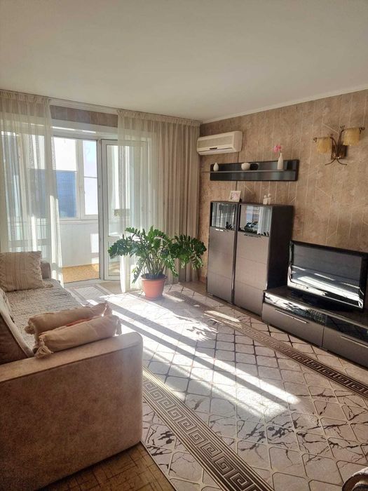 Продам 2 комн., кв., в Центре, магазин Рахат