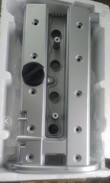 Продам крышку клапанов алюминивую на опель x20xev  x18xev