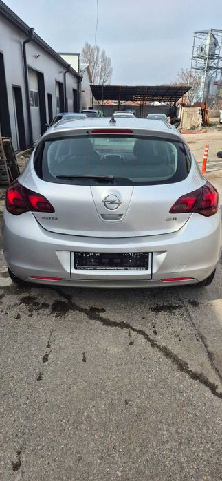 Opel Astra J 2011 1.7 cdti 125hp на части