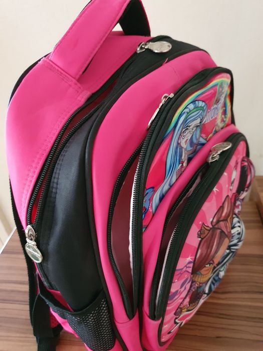 Продаю школьную сумку для девочки
