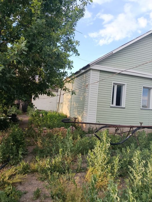 Продаётся дом в пос. Долинка.