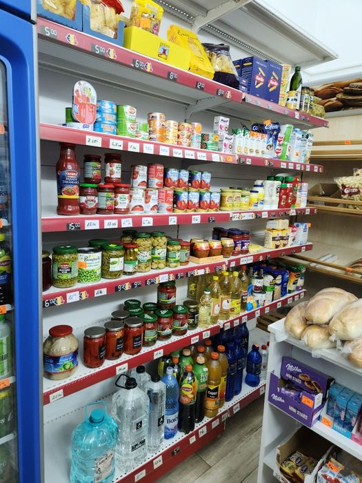 Rafruri profesionale magazin, cantar, stand paine.