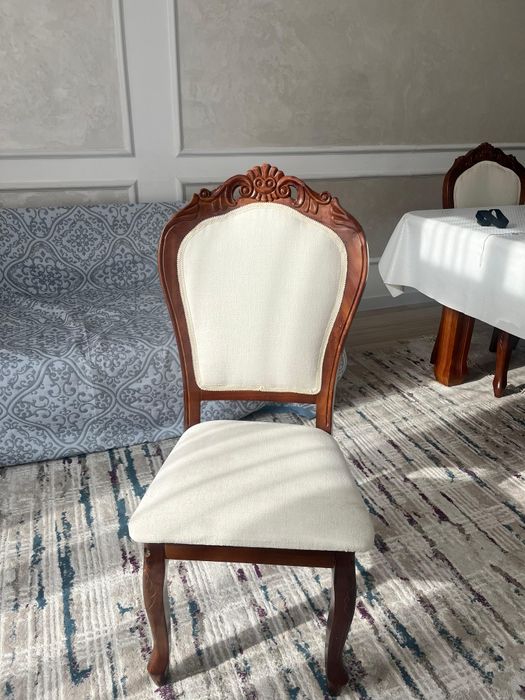 Продам стулья деревянные