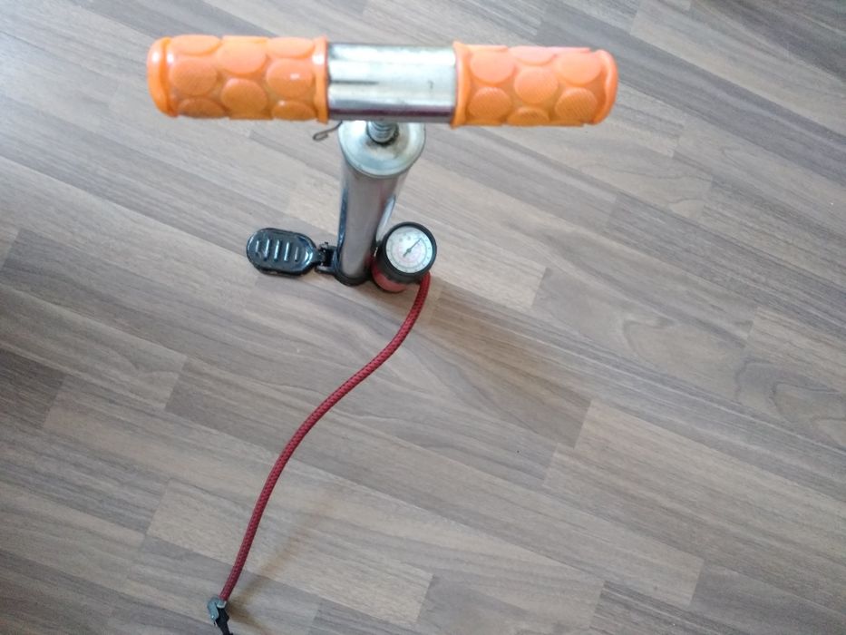 Pompa auto noua cu manometru