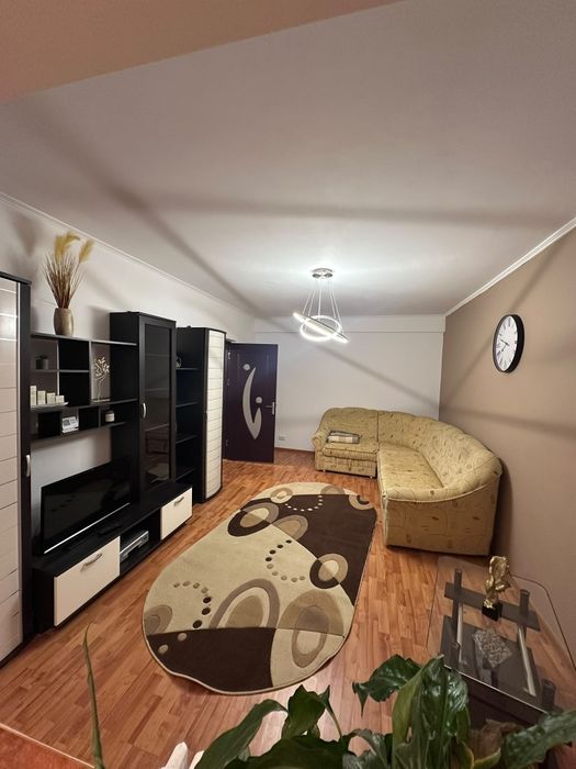 Inchiriez apartament in zona Alexandru cel Bun (Minerva).