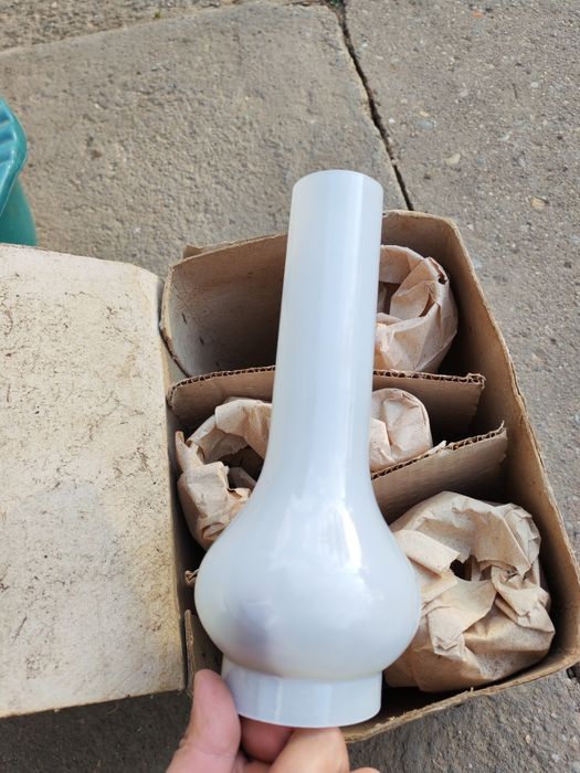 Abajur din sticlă în stare foarte bună