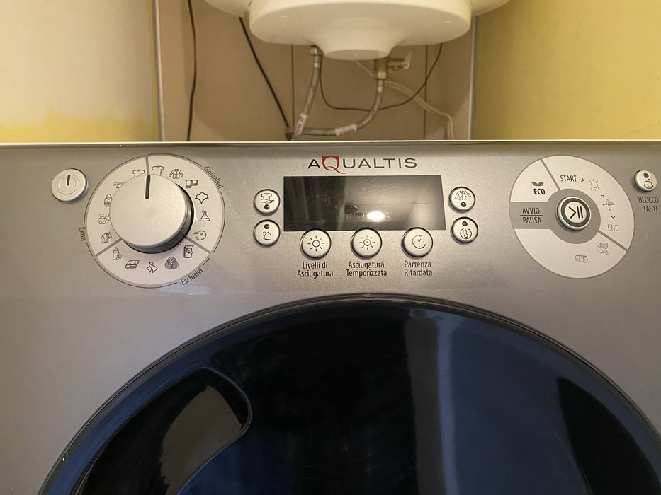 Работеща сушилня Ariston Hotpoint, модел AQC94F5T/Z1