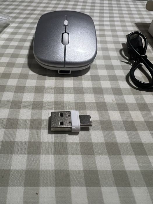 Бесшумная bluetooth мышка (аналог magic mouse) для Macbook silver