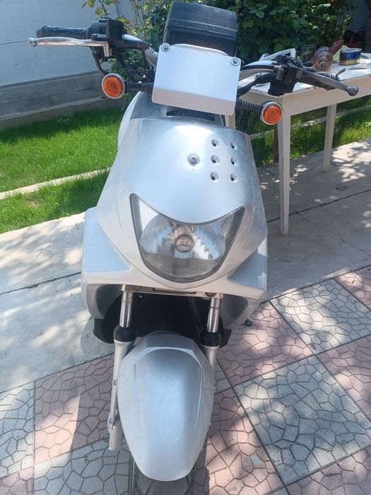 Скутер Daelim 50 кубовый