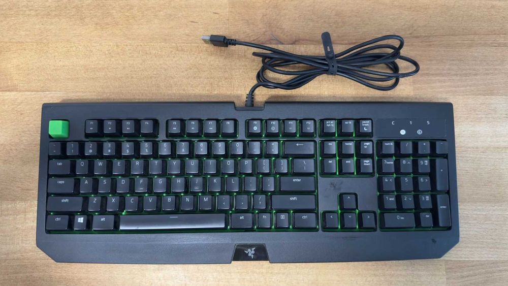 Геймърска механична клавиатура Razer Blackwidow Ultimate (Razer green switches)