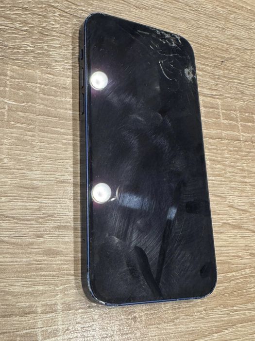 Продам айфон 12