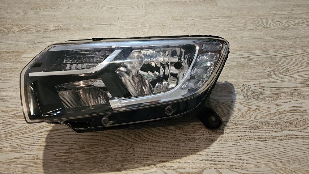 Spira sub volan/Carenaje roti spate/Far stanga Dacia Logan 2 facelift