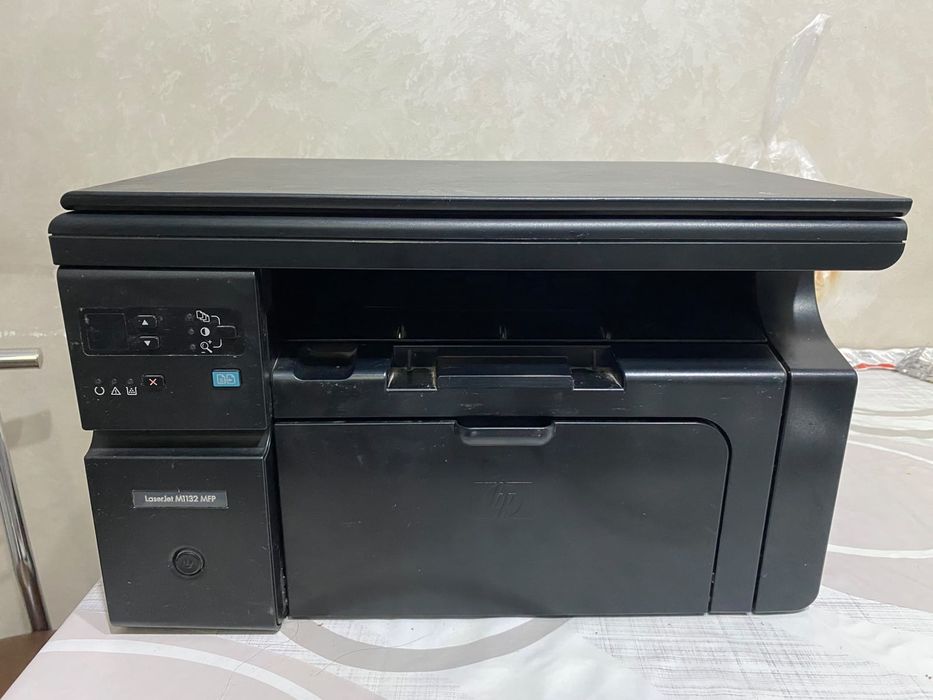 Срочно продам Принтер HP LaserJet Pro M1132 MFP черный
