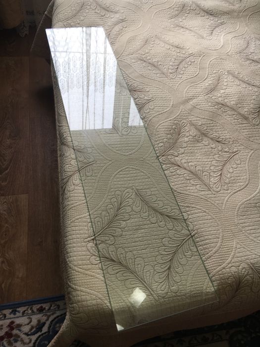 Полки из стекла.