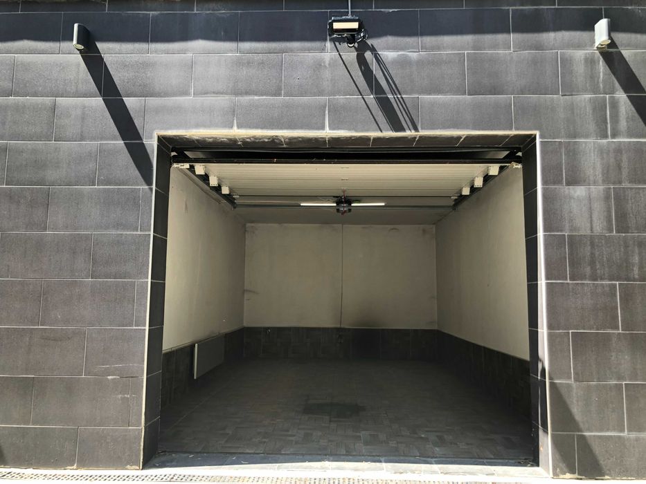 Дава се под наем Гараж / Паркомясто в Пловдив, Кючук Париж - 20 кв.м за 102 € - Снимка #2