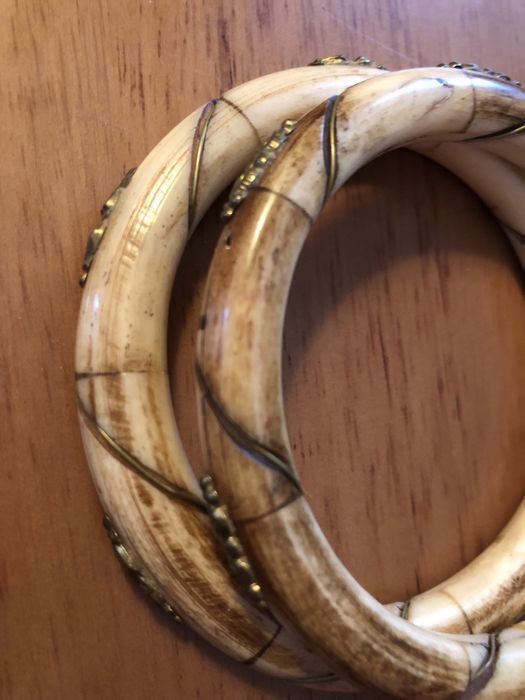 Браслеты с инкрустацией