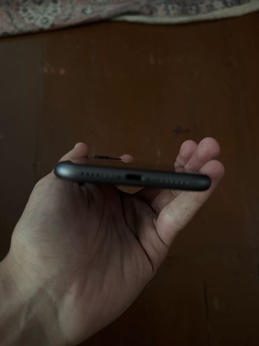 11  blac 128 gb