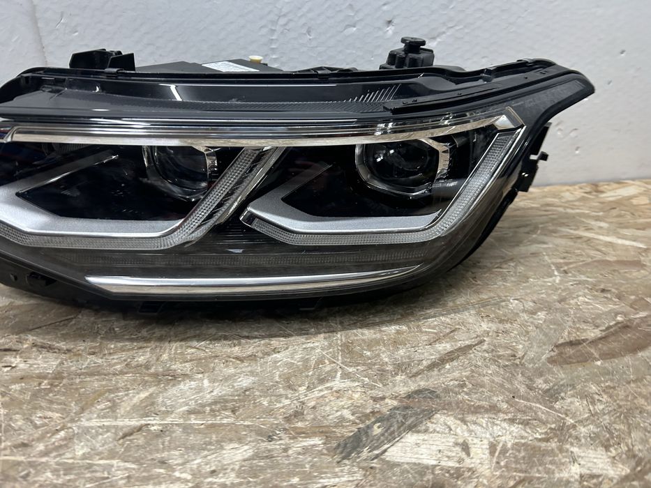 Far faruri VW Tiguan 2 facelift iQ led 5NB941081C stanga