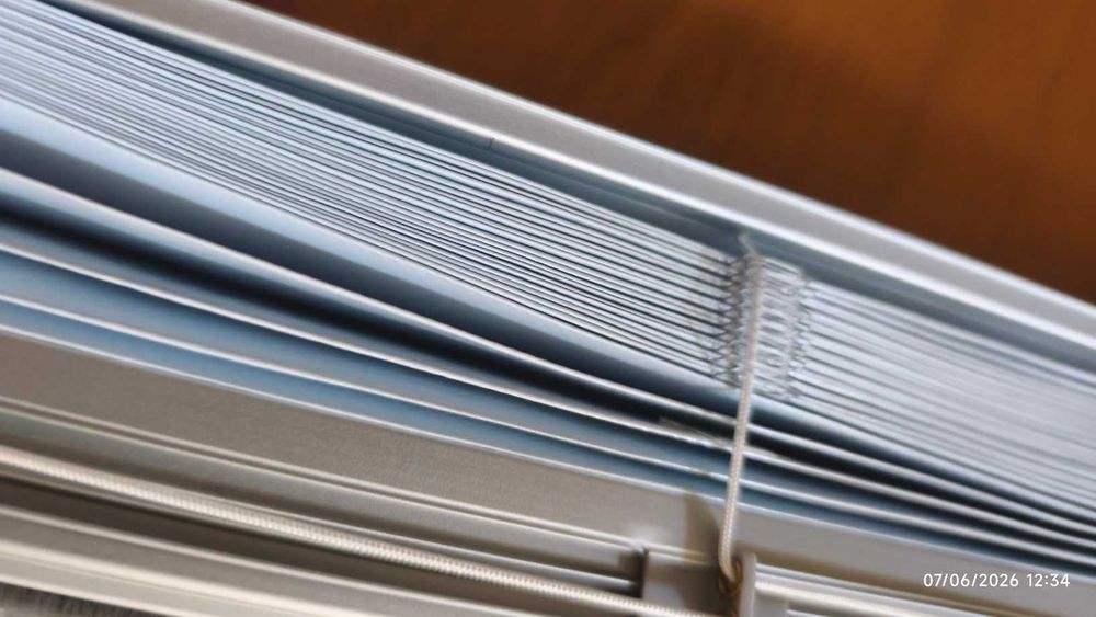 Щора за покривен прозорец VELUX модел MК04 78х98 см