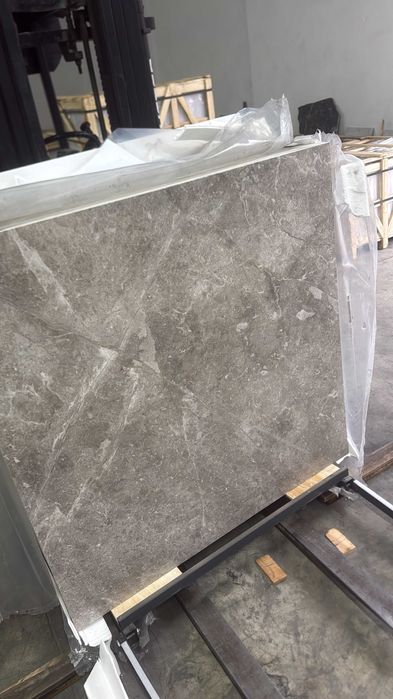 Plăci și lastre din piatră naturală – Marmură / Travertin / Granit