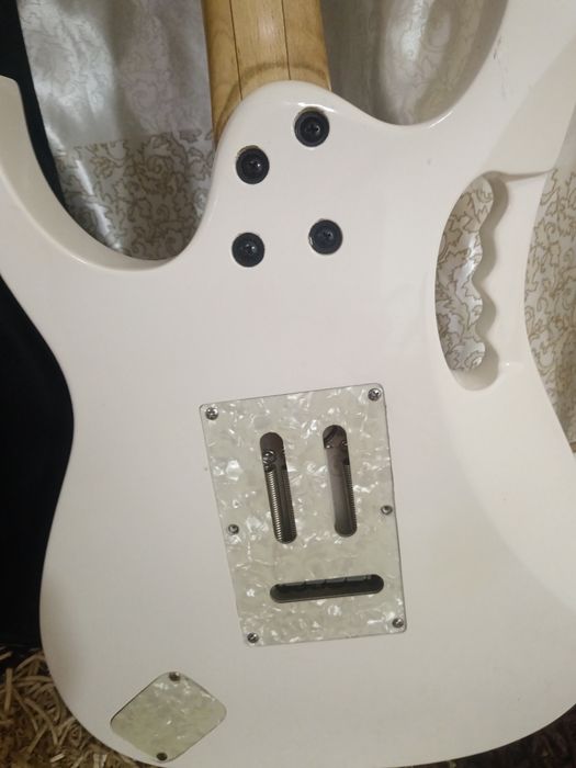 Пртдам гитару Ibanez JЕM