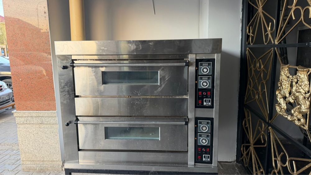 Продается двухъярусная пекарская печь.