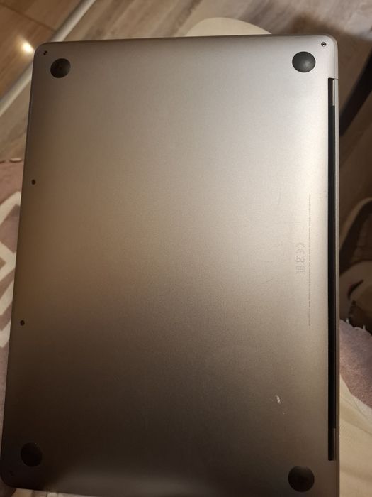 Продавам/Бартер Macbook pro 13 2017 ЧЕТИ ОПИСАНИЕТО!