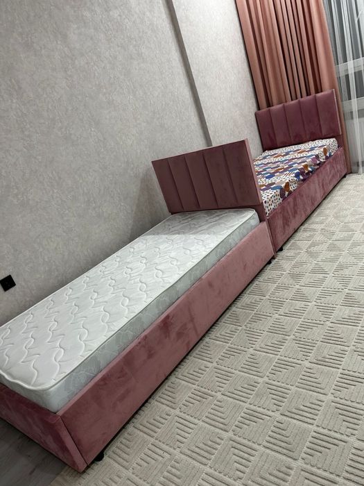 Односпальная кровать + матрасом