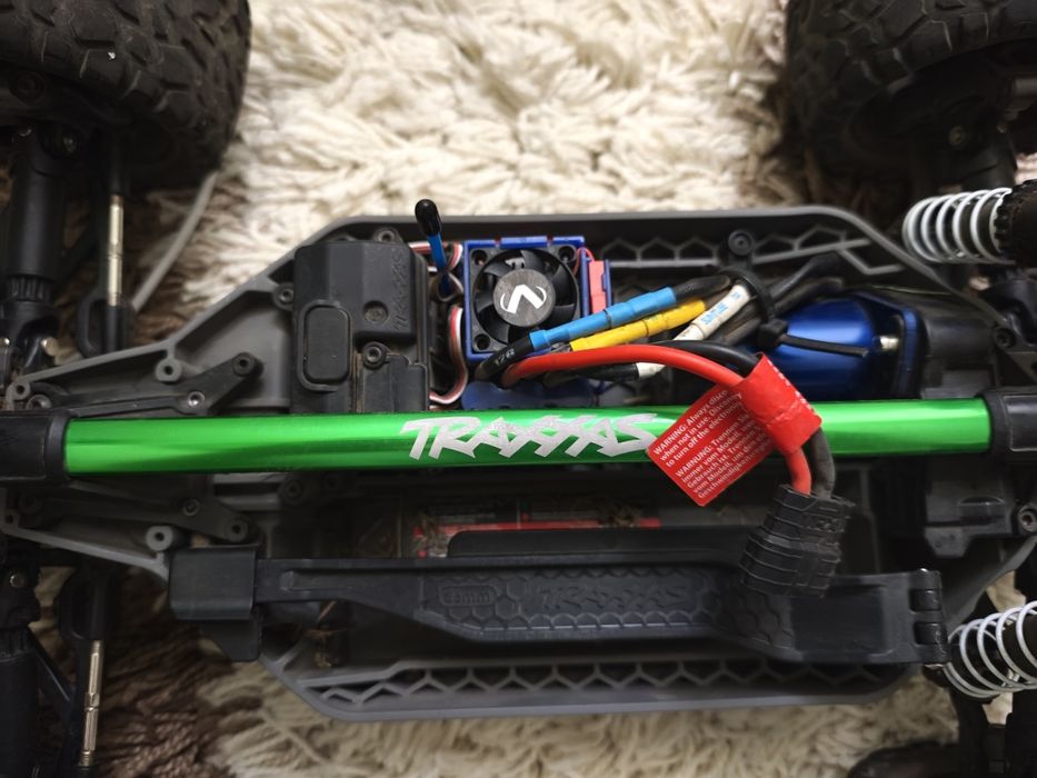 Automodel traxxas 4x4 rustler 3s VXL