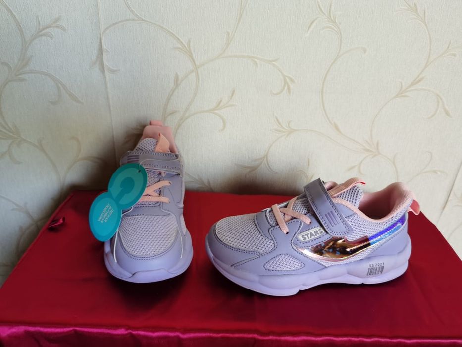 Кроссовки детские