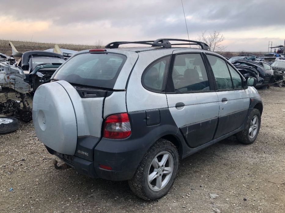 Dezmembrez piese Renault Scenic RX4 4 x 4