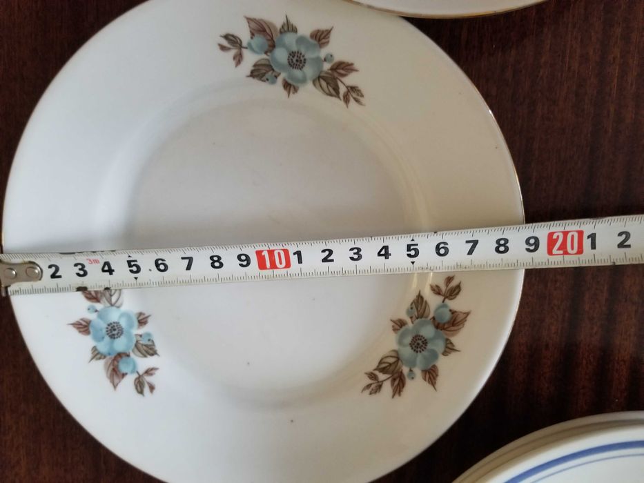 17 броя български чинии порцеланови, "IZIDA"