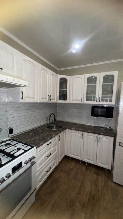 Срочноо. Кухонный гарнитур 200 тыс