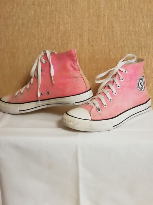 Продам кроссовки. Недорого.