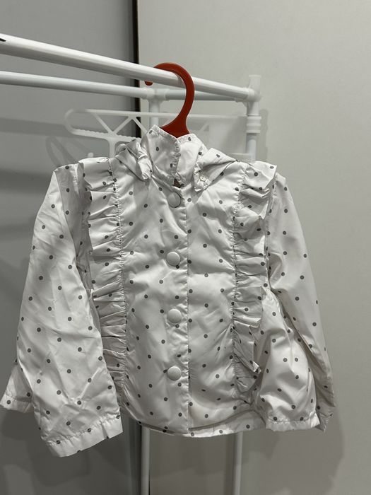 Продам ветровку на девочку