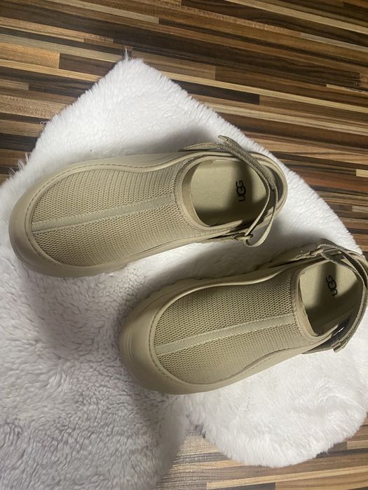 Saboti / papuci / sandale UGG barbati