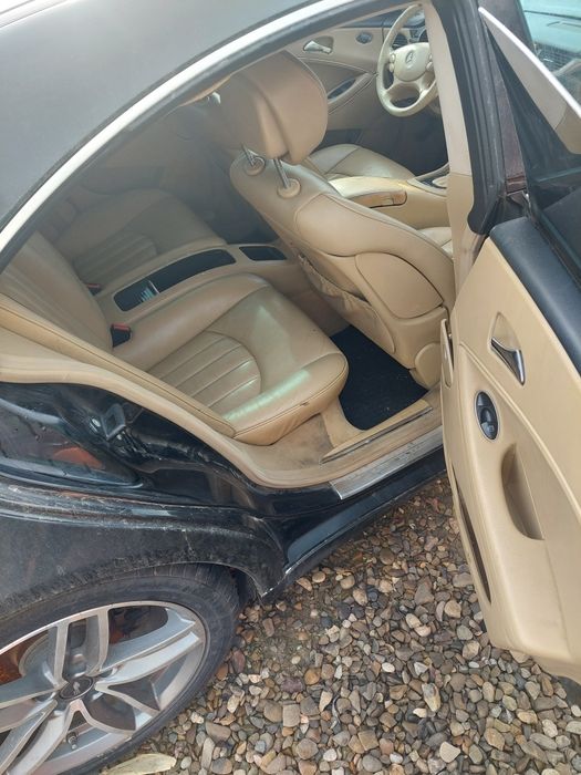 Vând ptr dezmembrat