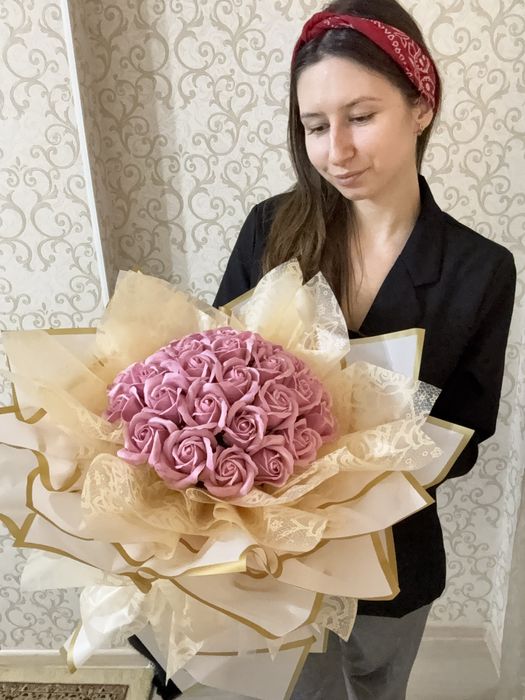 Букет пышный из роз