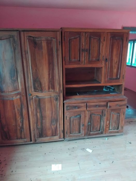 Vand mobila rustica din lemn masiv de nuc