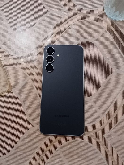 Продава се! SAMSUNG S25 FE