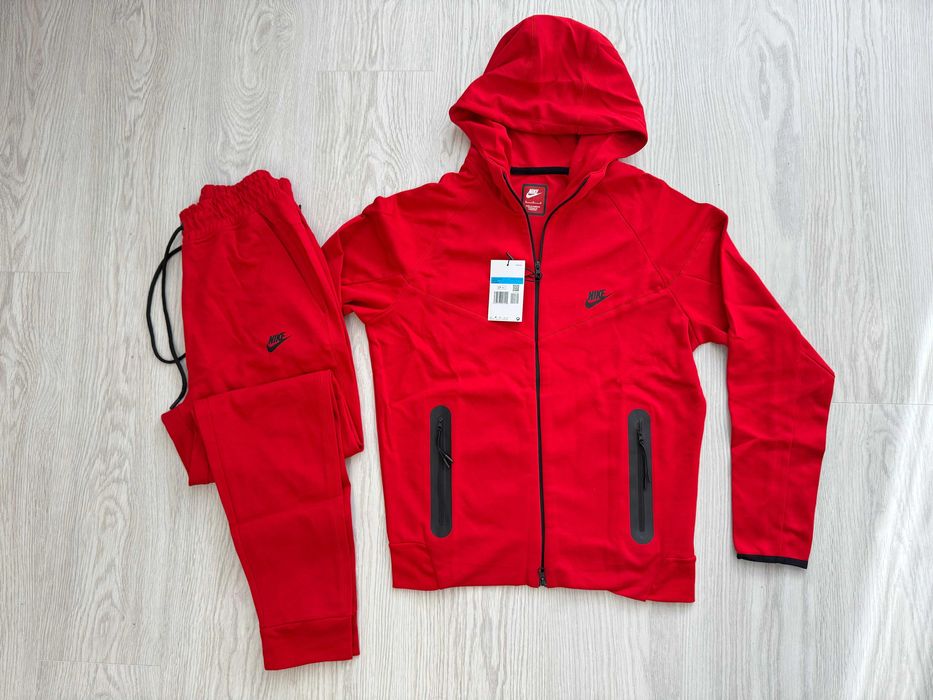 Trening Nike TECH Fleece Rosu 2024 - Model Unisex Premium Bumbac